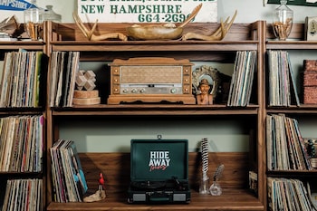Hideaway Inn Mt.Sunapee,,2 star