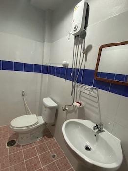 srisuksan klong muang beach