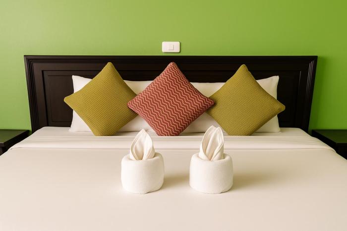 srisuksan klong muang beach