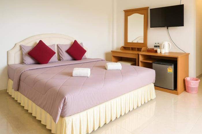 srisuksan klong muang beach