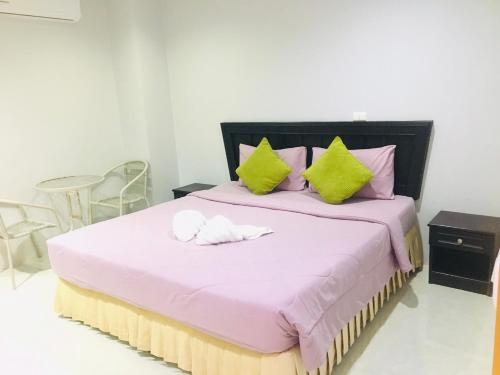 srisuksan klong muang beach