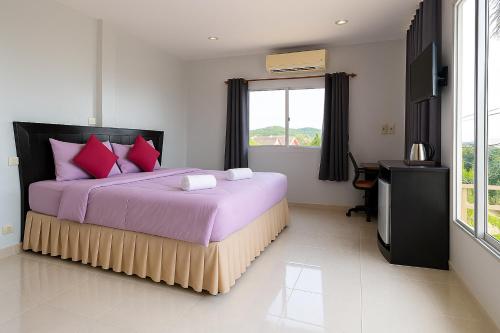 srisuksan klong muang beach