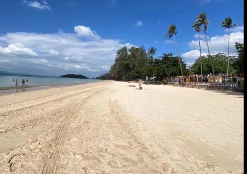 srisuksan klong muang beach