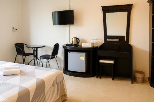 srisuksan klong muang beach