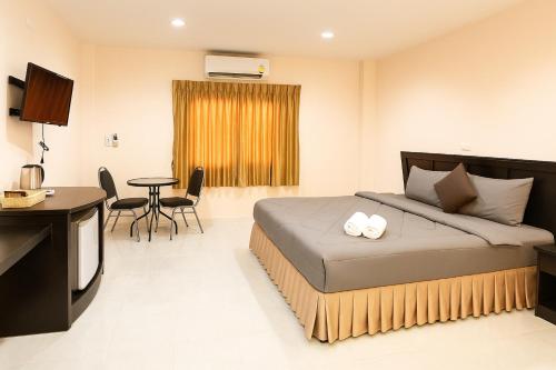 srisuksan klong muang beach