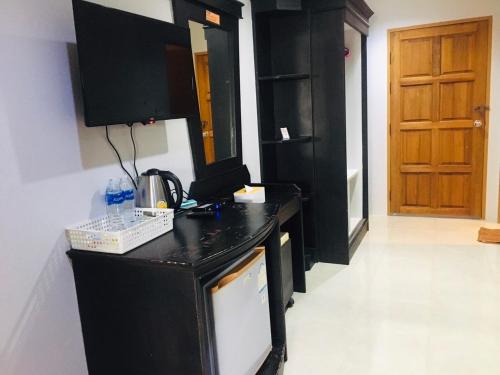 srisuksan klong muang beach