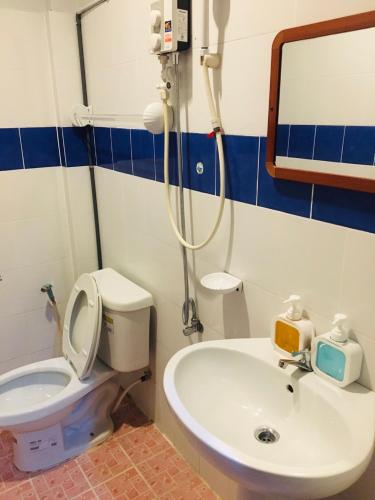 srisuksan klong muang beach