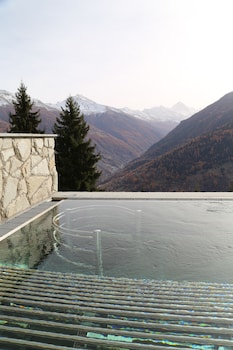 Dent Blanche Resort - Temptingplaces Collection,,4 star