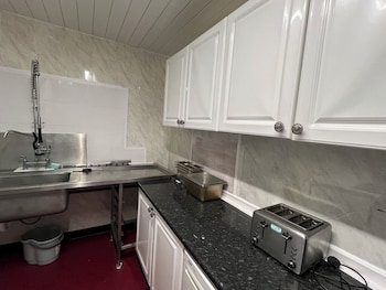 burlington west hotel