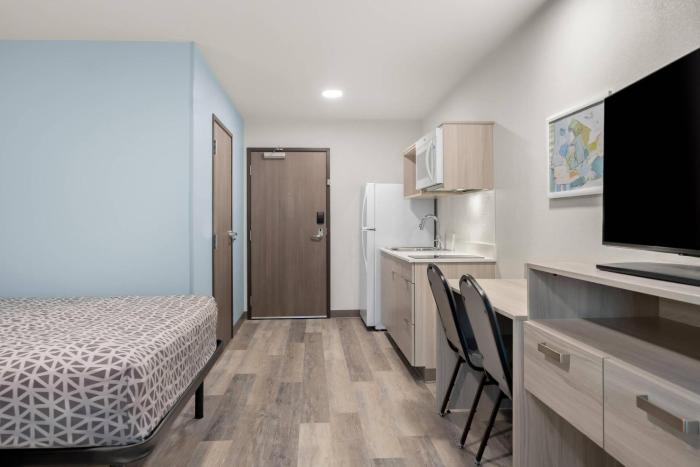 woodspring suites medford near i 5