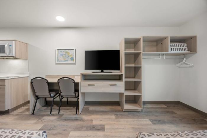 woodspring suites medford near i 5