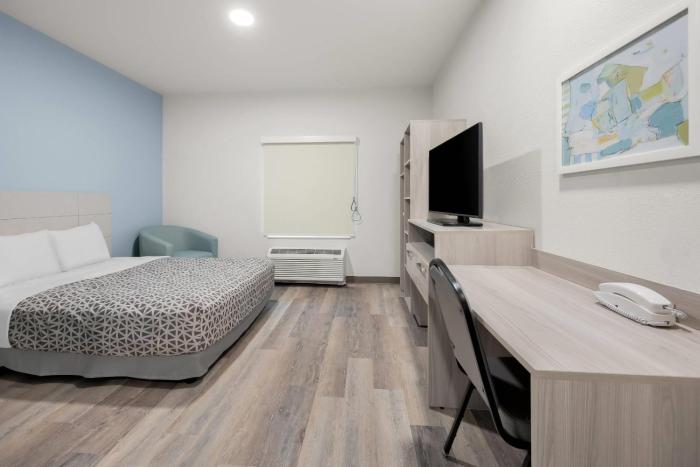 woodspring suites medford near i 5