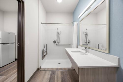 woodspring suites medford near i 5