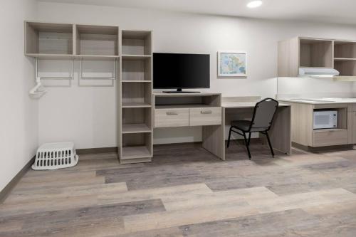 woodspring suites medford near i 5
