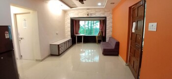 Raval House,,2 star