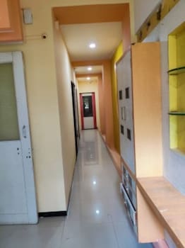 Hotel Medanta Inn,,3 star