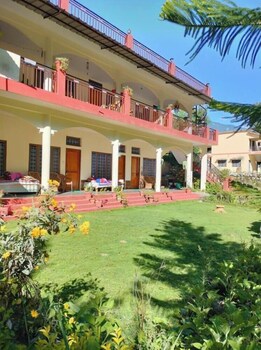 anand ganga yoga guesthouse