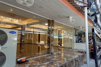 Sea Inn Pattaya,,2 star