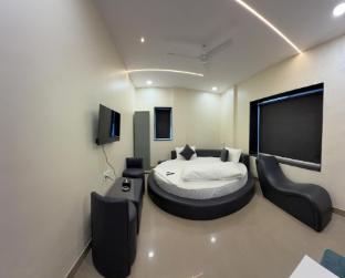 hotel elite stay mahalunge pune