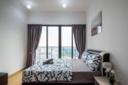 Chic 3Br In Danga Bay With Water Views & Parking,,3 star