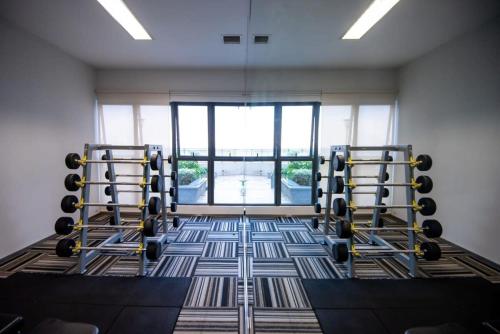 chic 3br in danga bay with water views and parking
