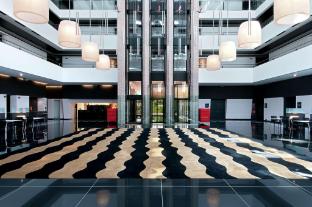hilton madrid airport