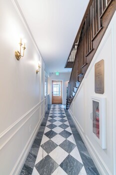 The Francis Inn & Suites,,2 star