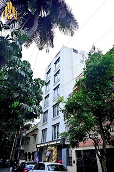 hotel noble nook 100 ft road indiranagar