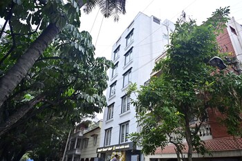 hotel noble nook 100 ft road indiranagar
