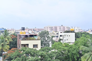 hotel noble nook 100 ft road indiranagar