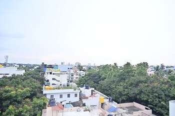 hotel noble nook 100 ft road indiranagar