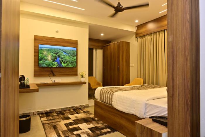 hotel noble nook 100 ft road indiranagar