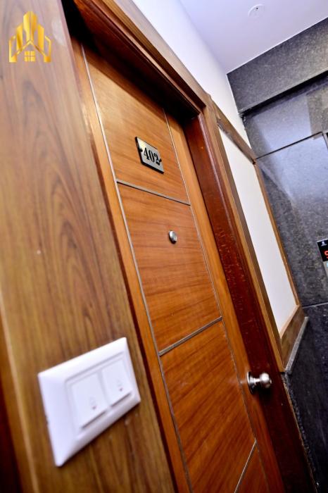 hotel noble nook 100 ft road indiranagar