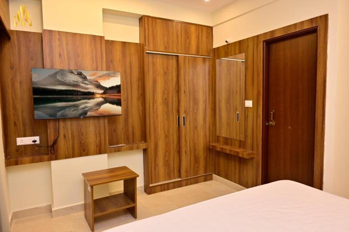 hotel noble nook 100 ft road indiranagar