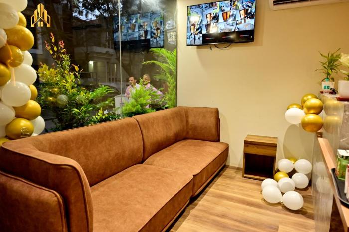 hotel noble nook 100 ft road indiranagar