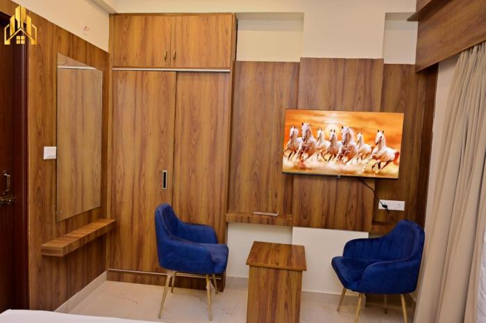 hotel noble nook 100 ft road indiranagar