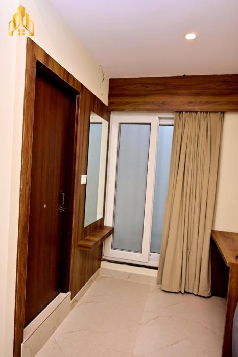 hotel noble nook 100 ft road indiranagar