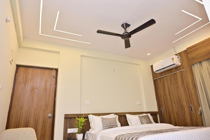 hotel noble nook 100 ft road indiranagar