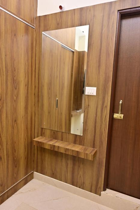 hotel noble nook 100 ft road indiranagar
