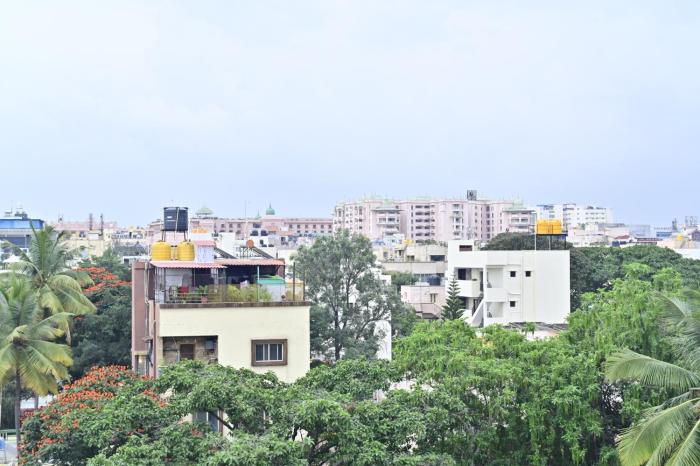 hotel noble nook 100 ft road indiranagar