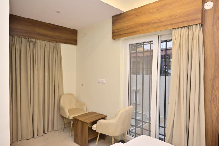 hotel noble nook 100 ft road indiranagar