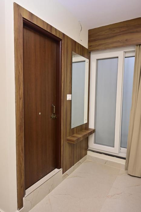 hotel noble nook 100 ft road indiranagar