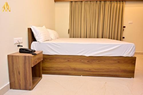 hotel noble nook 100 ft road indiranagar