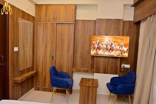 hotel noble nook 100 ft road indiranagar