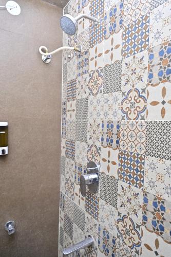 hotel noble nook 100 ft road indiranagar