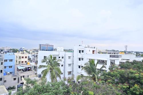 hotel noble nook 100 ft road indiranagar