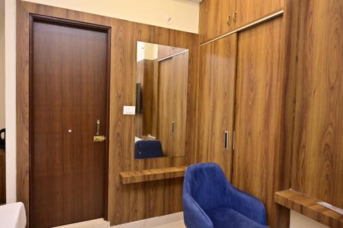hotel noble nook 100 ft road indiranagar