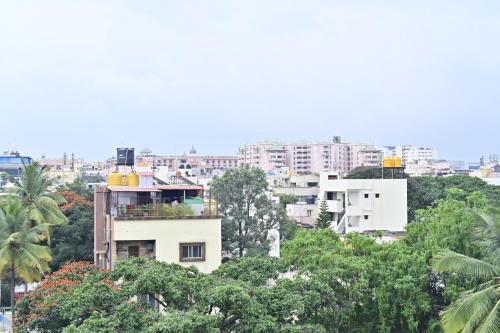 hotel noble nook 100 ft road indiranagar