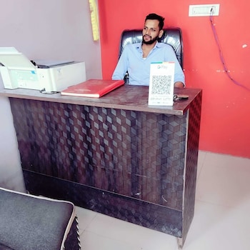 Hotel R D Palace,,2 star