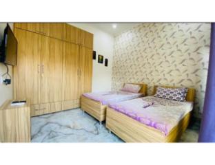 saini guest house